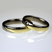 Zwei Ringe als Symbol für Trauung