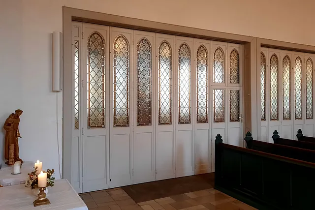 Seitenwand vor Kirchsaal