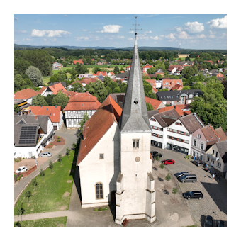 Luftaufnahme der Ev. Kirche Lienen