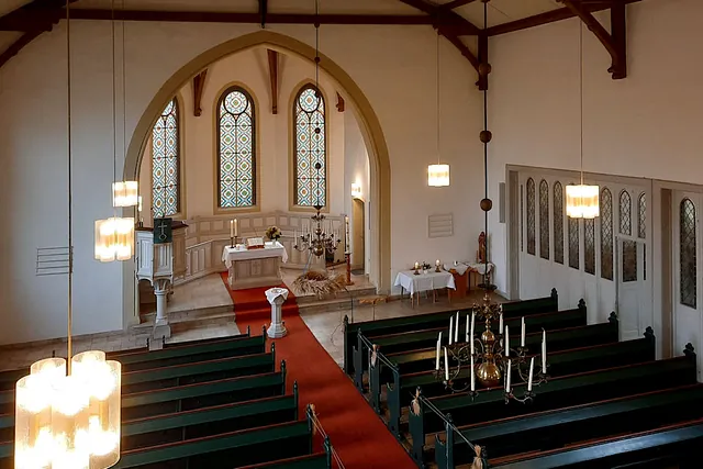 Blick in Altarraum von Empore