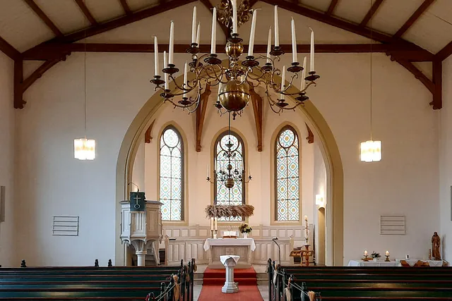 Frontaler Blick in Altarraum